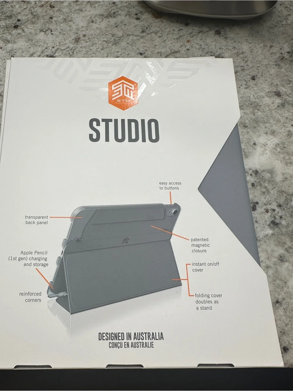 Studio Case for iPad (10th Generation) — Clear/Gray